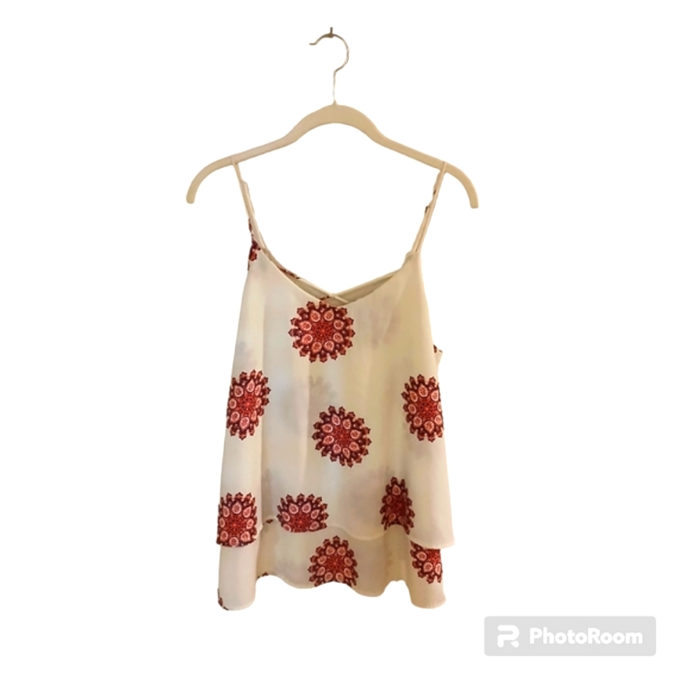 Cover Stitched Women's Medallion Print Lavyered Tank Blouse SIze M